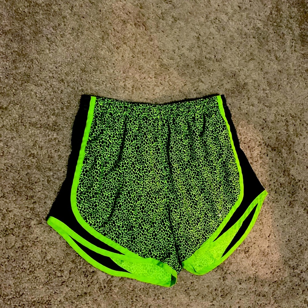Nike Dri-fit tempo women’s printed running shorts